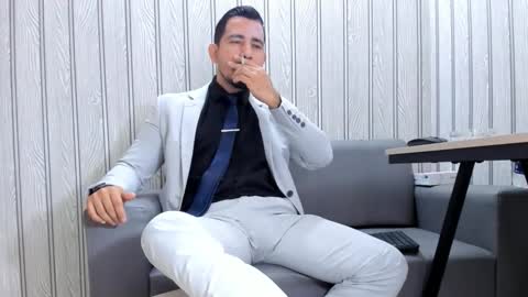 Snapshot of cesar_dant chatting on February 6, 3:48 pm Cesar online show from February 6, 3:48 pm