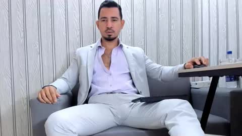 Snapshot of cesar_dant chatting on February 7, 3:05 pm Cesar online show from February 7, 3:05 pm