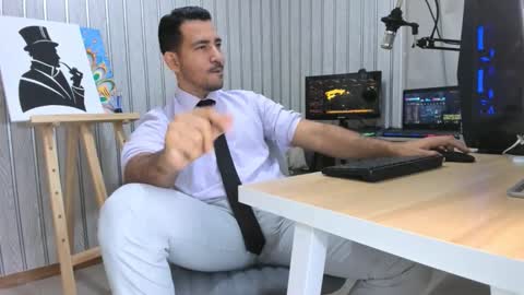 Snapshot of cesar_dant chatting on February 19, 3:52 pm Cesar online show from February 19, 3:52 pm