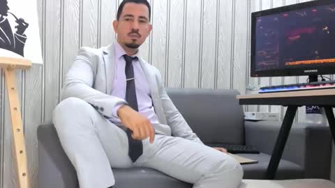 Snapshot of cesar_dant chatting on February 28, 4:41 pm Cesar online show from February 28, 4:41 pm