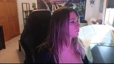 Marie online show from February 4, 7:31 pm