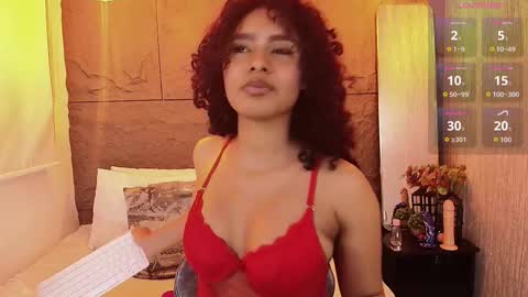 Snapshot of chaarlottee_69 chatting on September 30, 9:53 pm CHAARLOTTEE online show from September 30, 9:53 pm