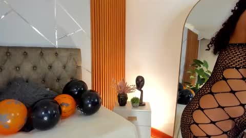 Snapshot of chaarlottee_69 chatting on October 11, 9:35 pm CHAARLOTTEE online show from October 11, 9:35 pm
