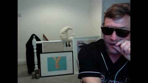 Snapshot of chacar123 chatting on April 8, 10:43 pm 2Play and play2 online show from April 8, 10:43 pm