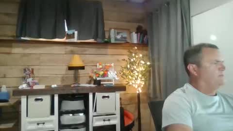 chadmichaell online show from May 7, 11:10 pm