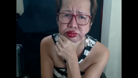 Snapshot of champaka123 chatting on January 19, 9:57 am champaka online show from January 19, 9:57 am