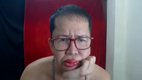 Snapshot of champaka123 chatting on May 1, 2:27 am champaka online show from May 1, 2:27 am