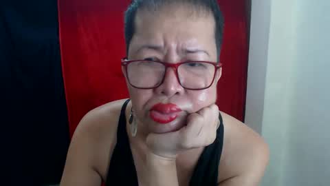 Snapshot of champaka123 chatting on May 2, 7:02 am champaka online show from May 2, 7:02 am