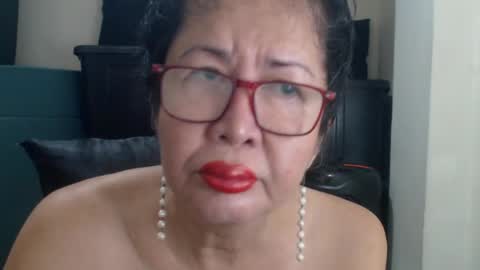 Snapshot of champaka123 chatting on July 23, 1:52 am champaka online show from July 23, 1:52 am