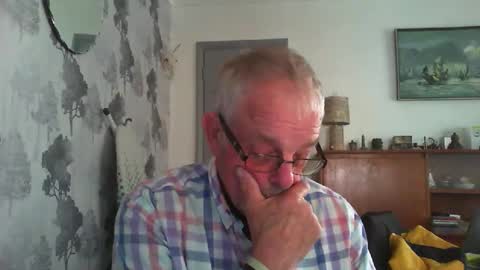 Champers online show from April 9, 10:09 am