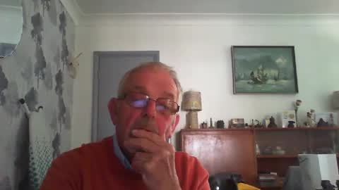 Snapshot of champers37 chatting on May 2, 8:19 am Champers online show from May 2, 8:19 am
