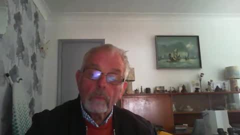 Snapshot of champers37 chatting on May 4, 12:01 pm Champers online show from May 4, 12:01 pm