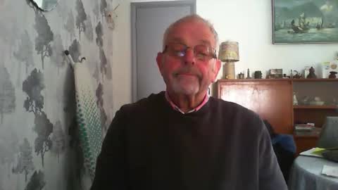 Snapshot of champers37 chatting on May 13, 8:55 am Champers online show from May 13, 8:55 am
