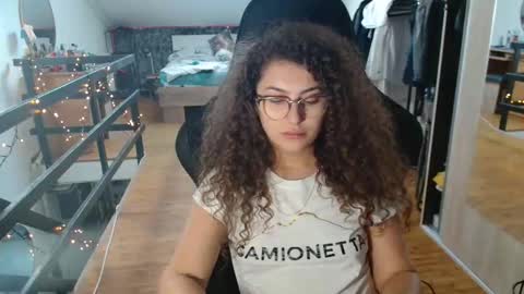 Stephanieblisss online show from December 17, 9:59 am
