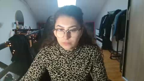 Stephanieblisss online show from February 6, 10:07 am