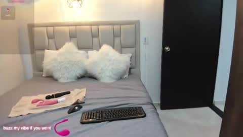 Snapshot of chanell__toledo chatting on March 6, 12:40 am Chanel online show from March 6, 12:40 am