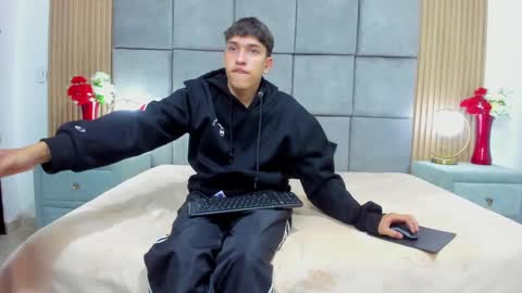 Chanellandmax online show from October 13, 1:00 pm