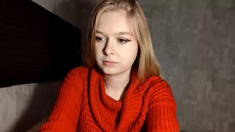 Lia online show from December 15, 9:02 am