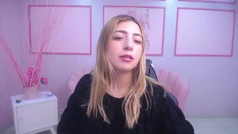 Snapshot of channel_blonde_a chatting on December 1, 4:51 pm channel_blonde_a online show from December 1, 4:51 pm
