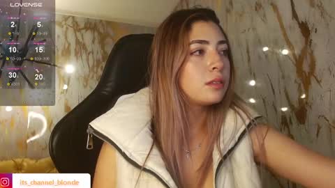 Snapshot of channel_blonde_a chatting on January 7, 8:10 pm channel_blonde_a online show from January 7, 8:10 pm
