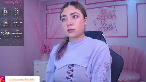Snapshot of channel_blonde_a chatting on January 9, 5:00 pm channel_blonde_a online show from January 9, 5:00 pm