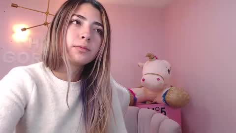Snapshot of channel_blonde_a chatting on January 30, 1:55 am channel_blonde_a online show from January 30, 1:55 am