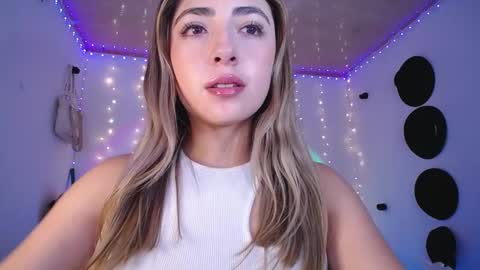 Snapshot of channel_blonde_a chatting on March 12, 6:55 pm channel_blonde_a online show from March 12, 6:55 pm