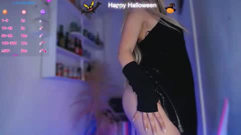 Snapshot of channel_blonde_a chatting on October 31, 5:08 am channel_blonde_a online show from October 31, 5:08 am