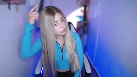 Snapshot of channel_blonde_a chatting on December 3, 9:24 pm channel_blonde_a online show from December 3, 9:24 pm