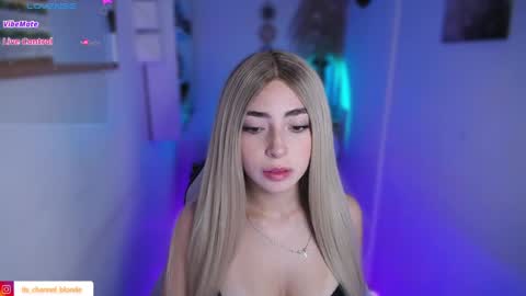 Snapshot of channel_blonde_a chatting on June 4, 5:52 pm channel_blonde_a online show from June 4, 5:52 pm