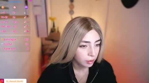 Snapshot of channel_blonde_a chatting on June 11, 12:32 am channel_blonde_a online show from June 11, 12:32 am