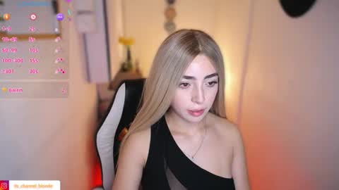 Snapshot of channel_blonde_a chatting on June 11, 2:53 am channel_blonde_a online show from June 11, 2:53 am