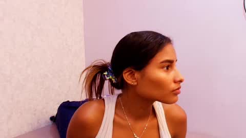 Raquel  online show from October 1, 12:00 pm