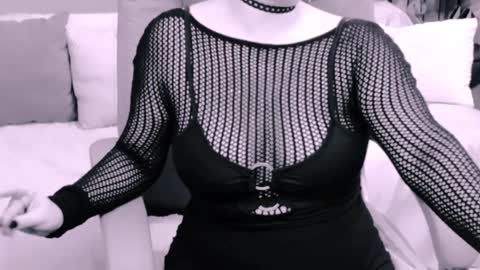 The Queen online show from January 19, 5:15 am