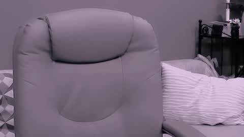 The Queen online show from February 9, 7:05 am