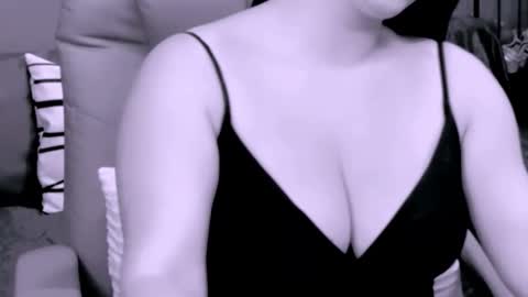 The Queen online show from September 29, 4:28 am