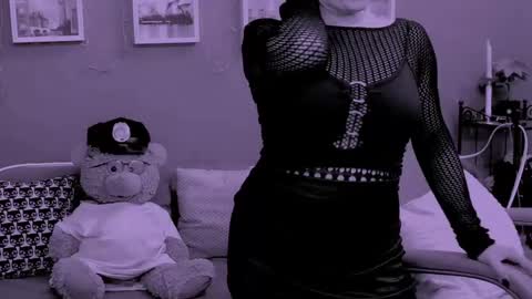 The Queen online show from March 15, 3:18 pm