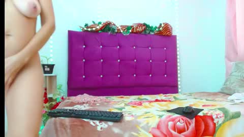 Snapshot of chantalsemenova2023 chatting on December 11, 9:12 pm chantal sweety and horny latina for u online show from December 11, 9:12 pm