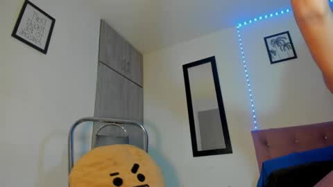Snapshot of chantellebony chatting on May 26, 4:41 am chantellebony online show from May 26, 4:41 am