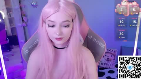 Snapshot of charityryah chatting on April 22, 5:10 am Hi guys Welcome to my room online show from April 22, 5:10 am