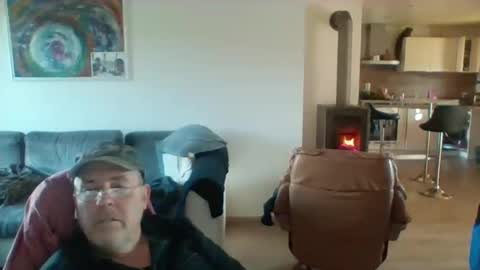 charles6064 online show from December 26, 1:32 pm