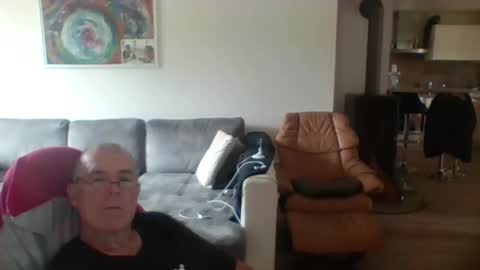 charles6064 online show from May 10, 11:37 am