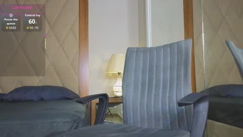 charlesbrown_ online show from November 14, 12:37 pm