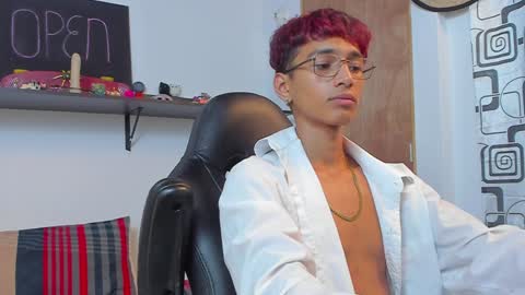 Snapshot of charlieerusso chatting on December 4, 8:12 am Charles Russo online show from December 4, 8:12 am