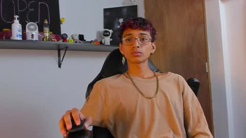 Snapshot of charlieerusso chatting on December 11, 5:48 pm Charles Russo online show from December 11, 5:48 pm