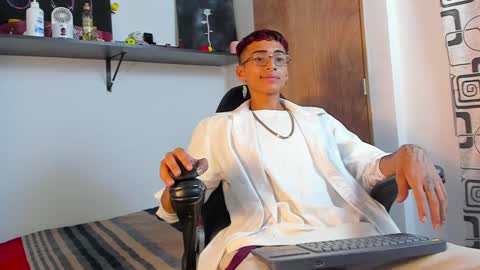 Snapshot of charlieerusso chatting on December 14, 1:50 am Charles Russo online show from December 14, 1:50 am