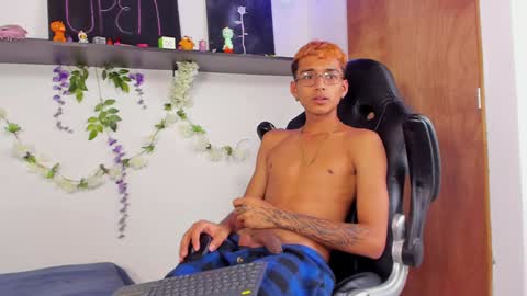 Snapshot of charlieerusso chatting on January 30, 5:17 pm Charles Russo online show from January 30, 5:17 pm