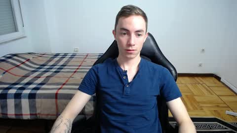 Snapshot of charlieseyer chatting on April 27, 7:39 am carlos reyes online show from April 27, 7:39 am