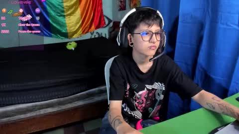 Charlie online show from December 17, 9:32 pm