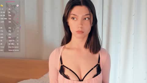 Yumi online show from March 18, 7:50 pm